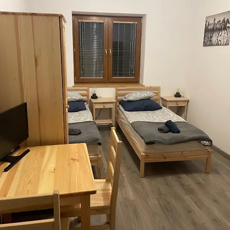 W Legu Natury Κατάλυμα σε φάρμα Nur